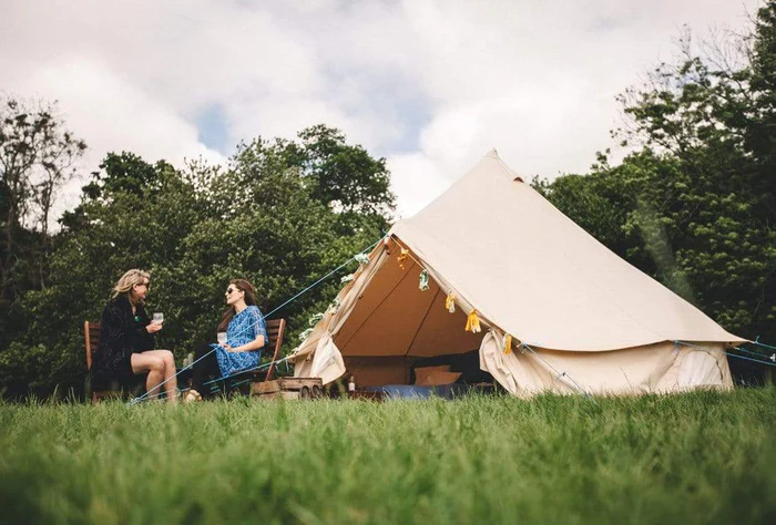 Holly's Bell Tent (glamping)