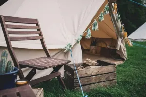freedom-camping-4m-bell-tent-6_copy_ffd88f41-5b2a-4688-8a77-04181c67a5f6_700x