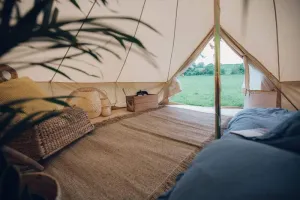 freedom-camping-4m-bell-tent-9_e0f89575-4542-47d7-9ccd-0390283efc66_700x